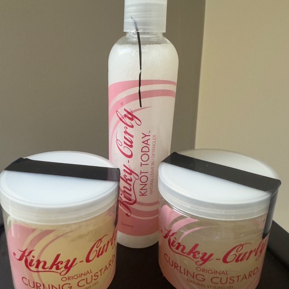 Curling Custard and Knot Today Set - Pink and White